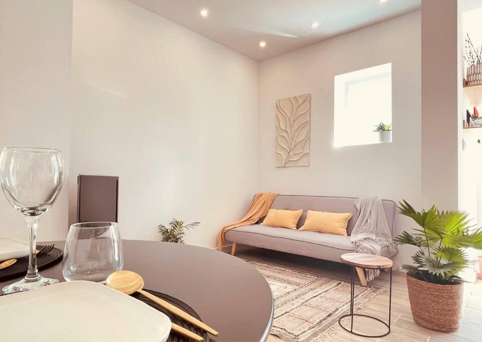 Cozy Apartment With Private Courtyard Barcarena Extérieur photo