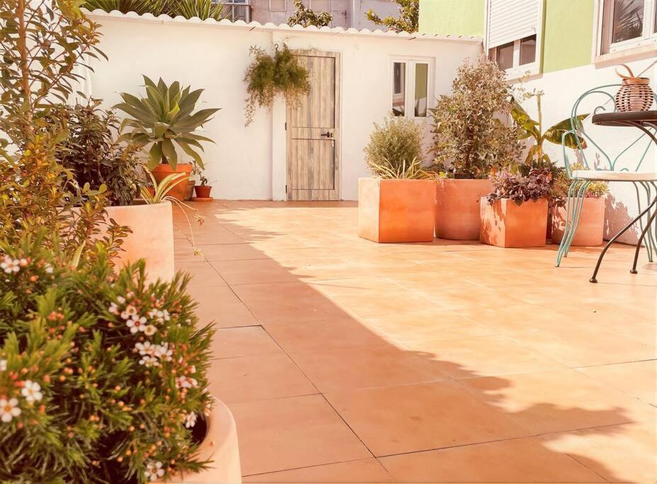 Cozy Apartment With Private Courtyard Barcarena Extérieur photo