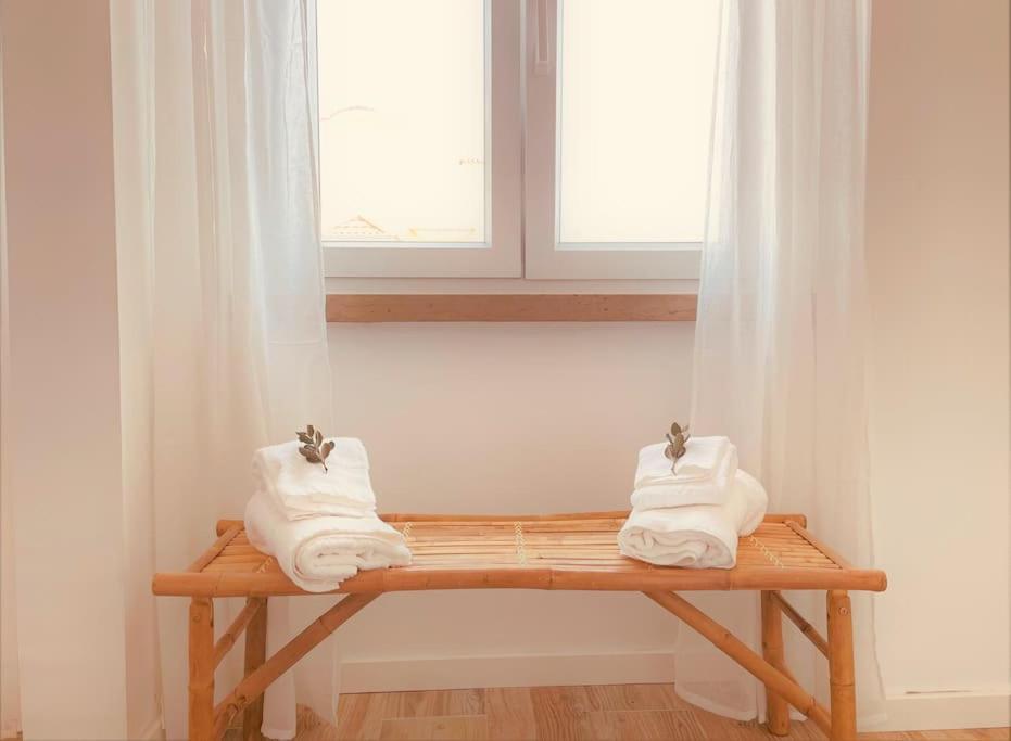 Cozy Apartment With Private Courtyard Barcarena Extérieur photo